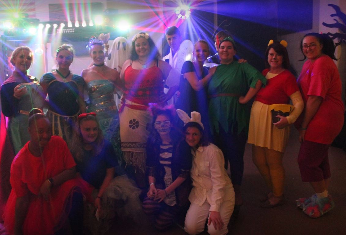 Temple High Party. 4 JPG